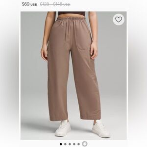 Women's Lightweight Mid-Rise Barrel-Leg Cropped Pant- black